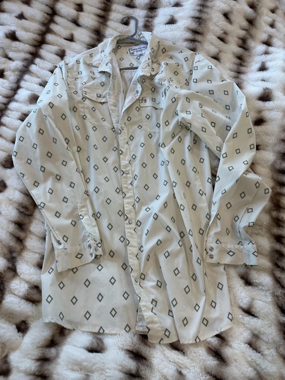 EUC Men’s Cowkid Clothing Co size large pearl snap